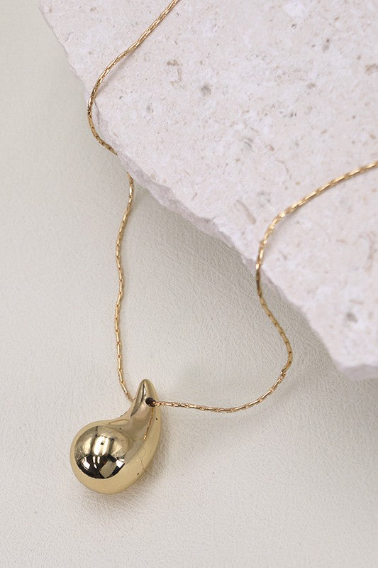 The Brass Diamond Cut Chain With Teardrop Charm Necklace