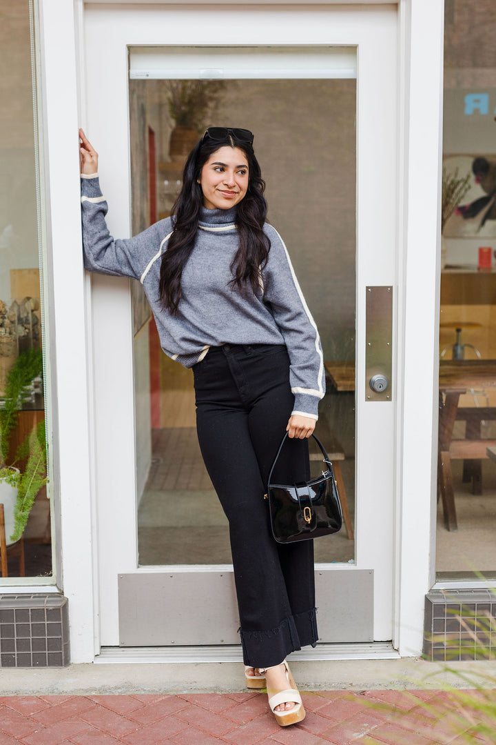 The Contrasting Details Gray Turtleneck Sweater